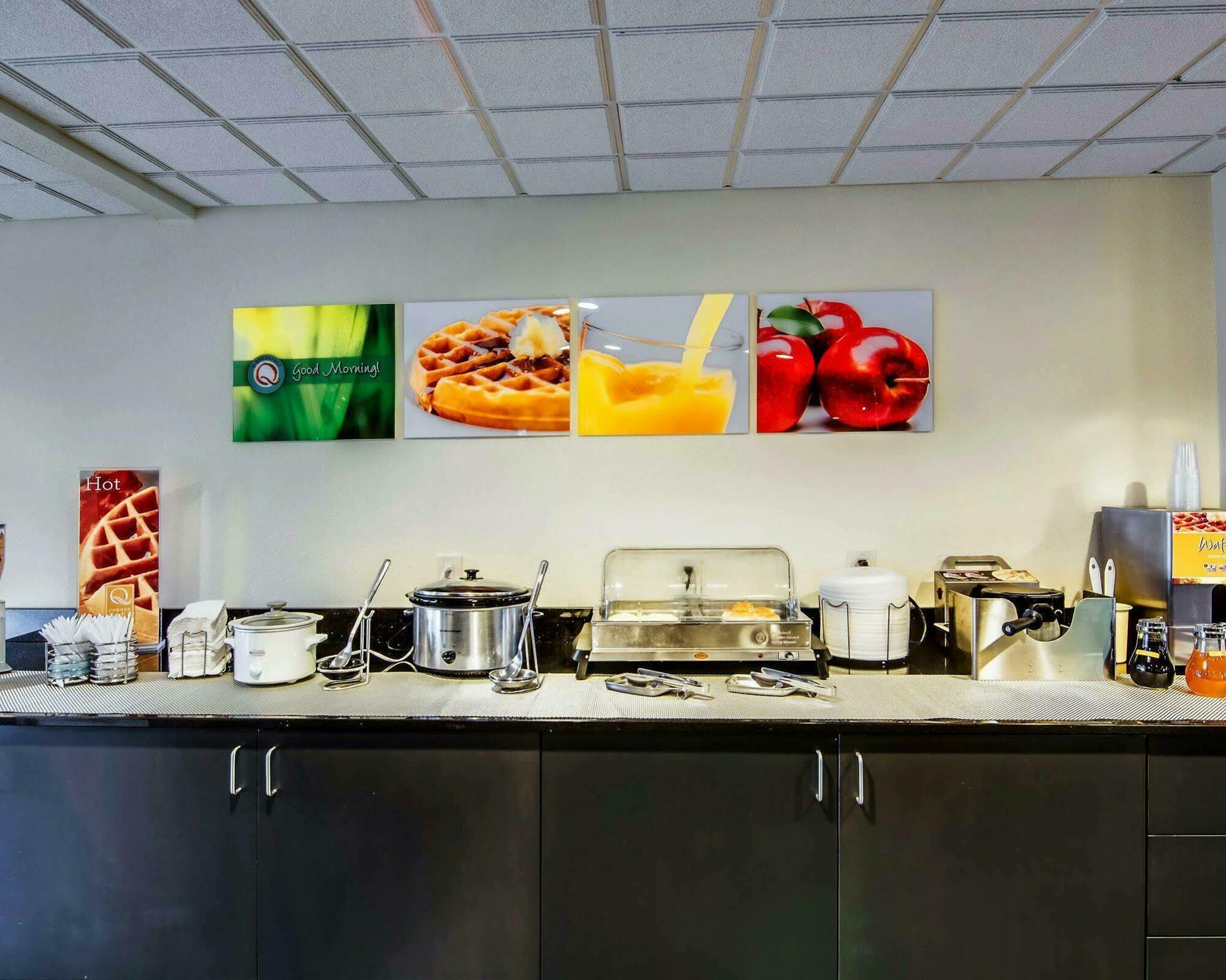 Quality Inn & Suites I-81 Exit 7 Бристоль Экстерьер фото
