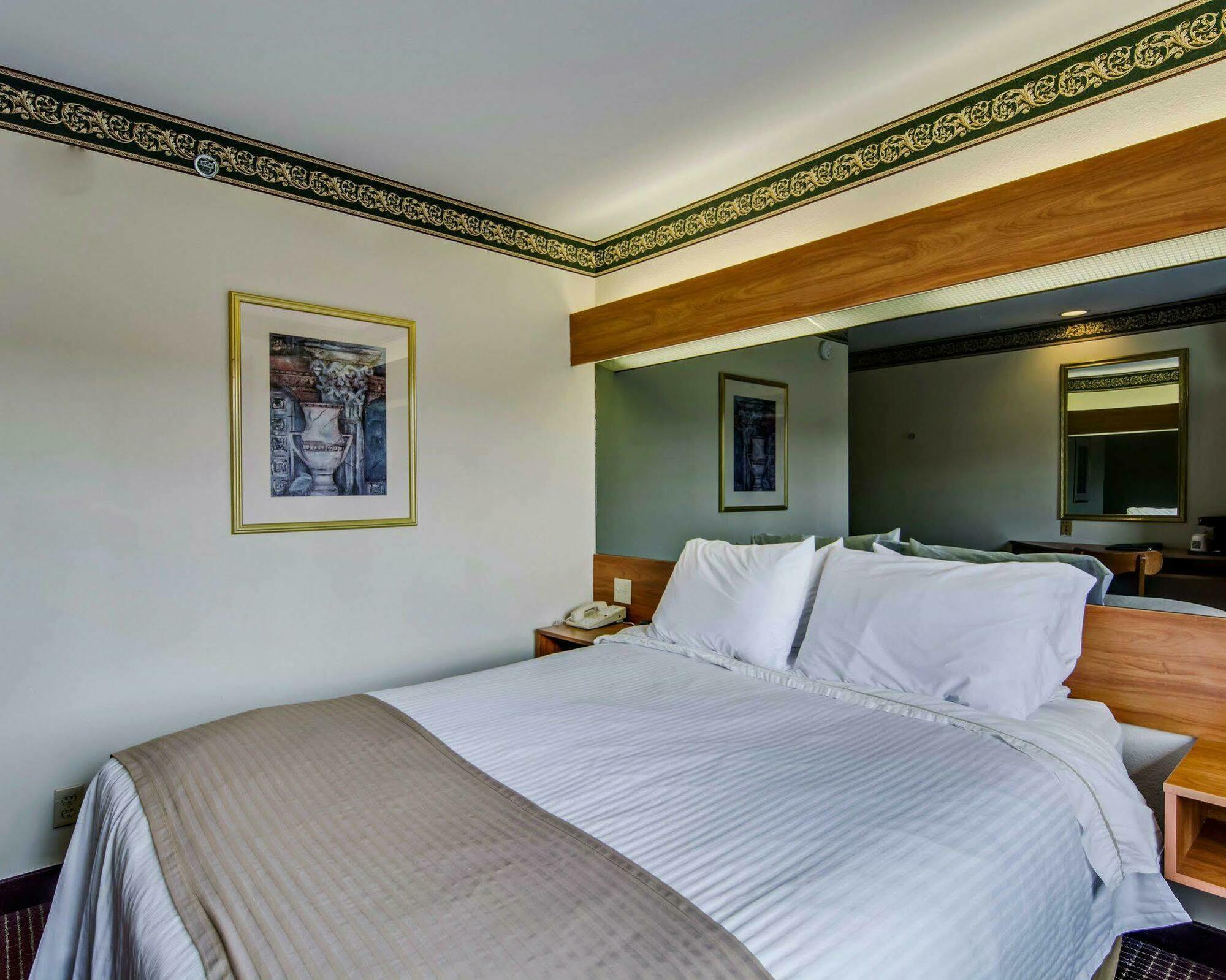 Quality Inn & Suites I-81 Exit 7 Бристоль Экстерьер фото